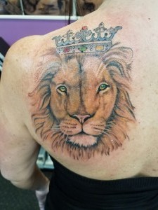 Full Color Lion Portrait with Crown